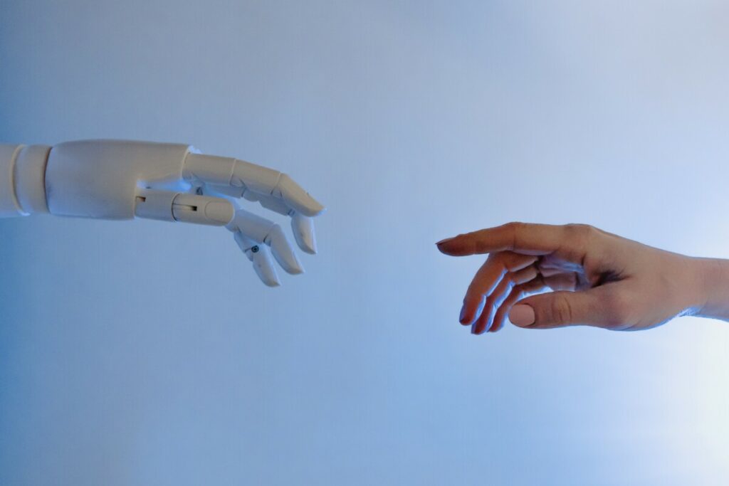  Artificial Intelligence (AI) and human hand