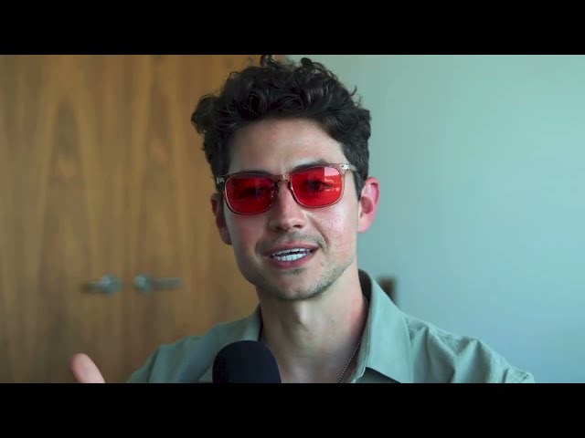 Visual breakdown of retainer pricing model, showing comparison to hourly and project billing