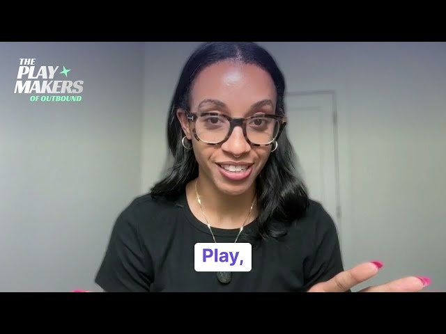 Example dashboard highlighting new decision makers in active deals based on recent job changes
