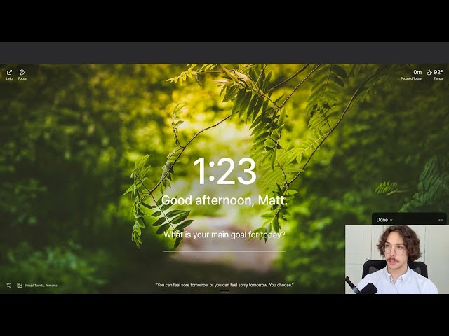Platform screenshot: Filtering for advanced criteria including headcount, industry keywords, and management roles