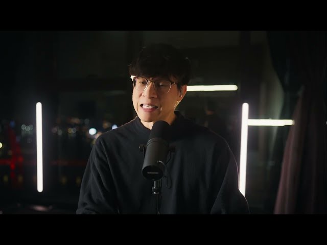 Contextual screenshot: Personal brand creator leading a small lean remote team on a group coaching session