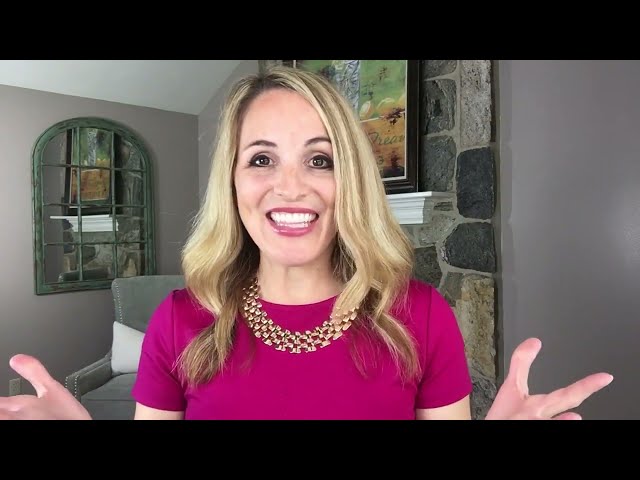 Student using asynchronous video to introduce themselves on a LinkedIn profile