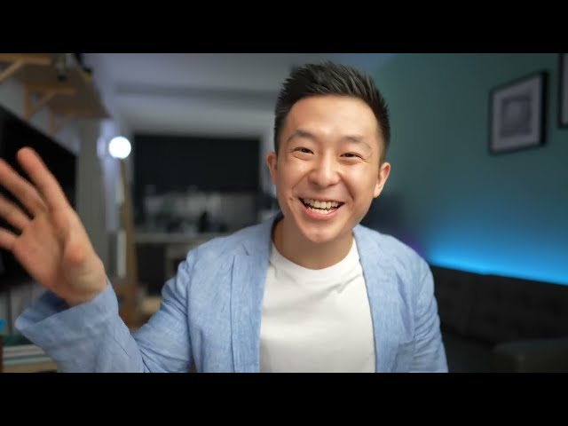 Side-by-side comparison of optimized LinkedIn summaries for different professional profiles.